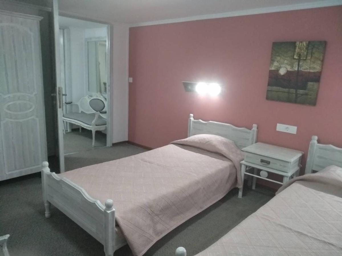 Vokamvilia Apartment&Studio Close to the sea Plános Esterno foto